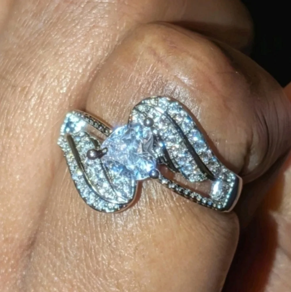 Shimmering 2.00ct Heart Cut Women's Engagement 925 Sterling silver Ring